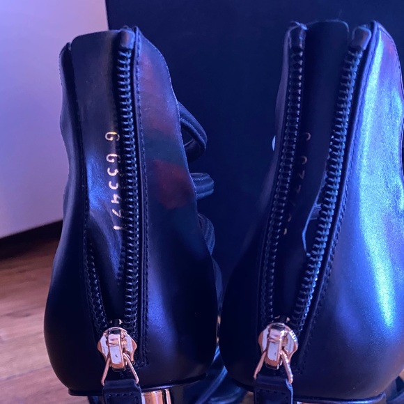 Gorgeous Chanel Sandals Shoes size 37 - Picture 8 of 16